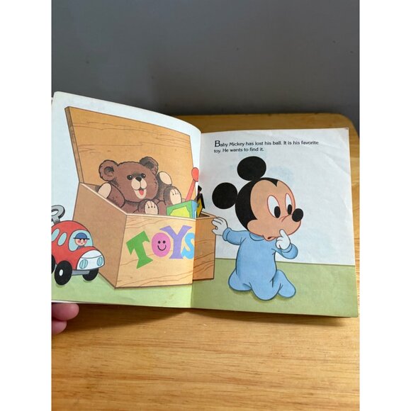 Baby Mickeys Book Of Shapes By Disney Babies 1986 A First Little Golden Book - Picture 5 of 5